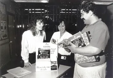Image: Central Institute of Technology; electoral enrolment; Heretaunga and Southern Māori registrars visit.