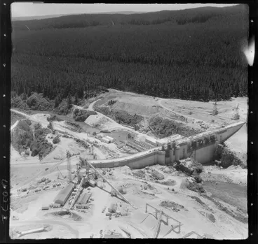Image: Whakamaru hydro-electric power station, Waikato River