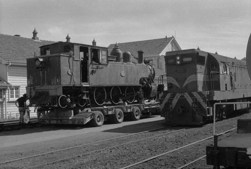 Photograph of locomotive WW 491
