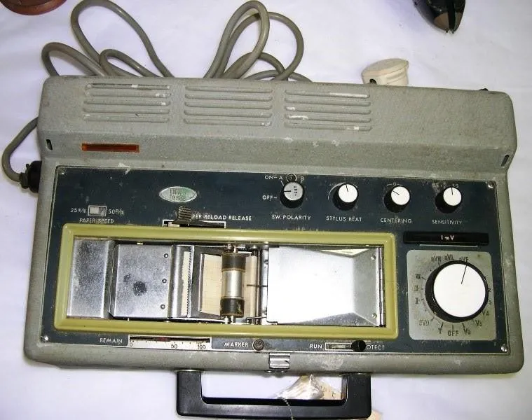 Cardiograph (ECG), Instruction book and Cables