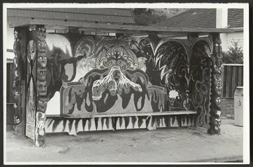 Image: Bus shelter, Wainuiomata Road, Wainuiomata