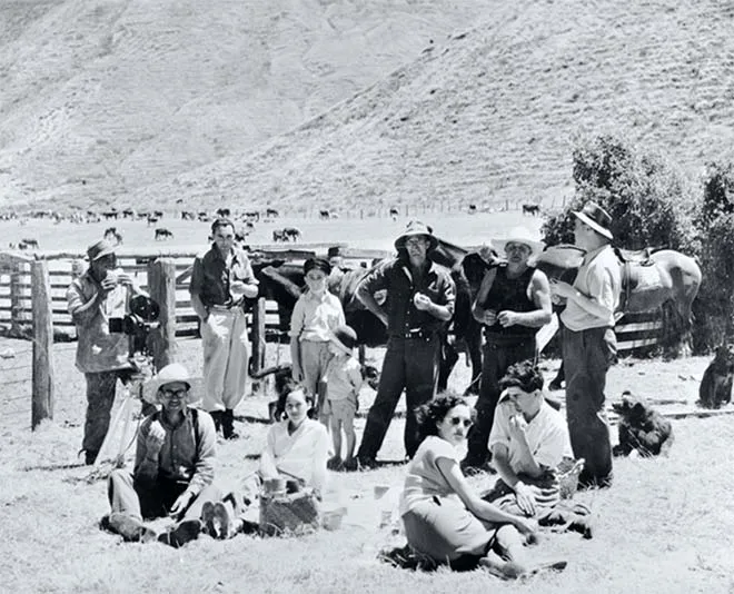 Broken Barrier cast and crew, Māhia Peninsula