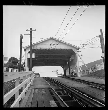 Image: Kelburn end of the Wellington Cable Car, showing cables and shelter
