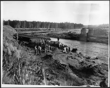 Image: Banks of the Whangaehu Stream at the scene of the railway disaster at Tangiwai