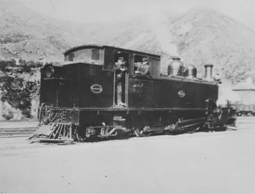 Image: Ww-class 4-6-4T locomotive No. 556 at Summit in 1929; driver C.J. 'Bob' Oliff.