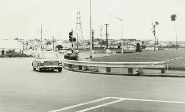 Image: Safety barriers, Papatoetoe, 1969