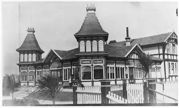 Image: Tea kiosk at the top of the cable car line, Kelburn, Wellington