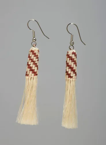 Image: Mau-taringa (earrings)
