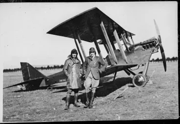 Captain Russell and H E Hibbard with Walsh Brothers DH6 aeoplane, Dannevirke Image: Captain Russell and H E Hibbard with Walsh Brothers DH6 aeoplane, Dannevirke