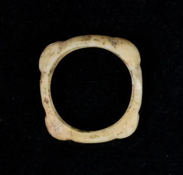 Image: Finger ring