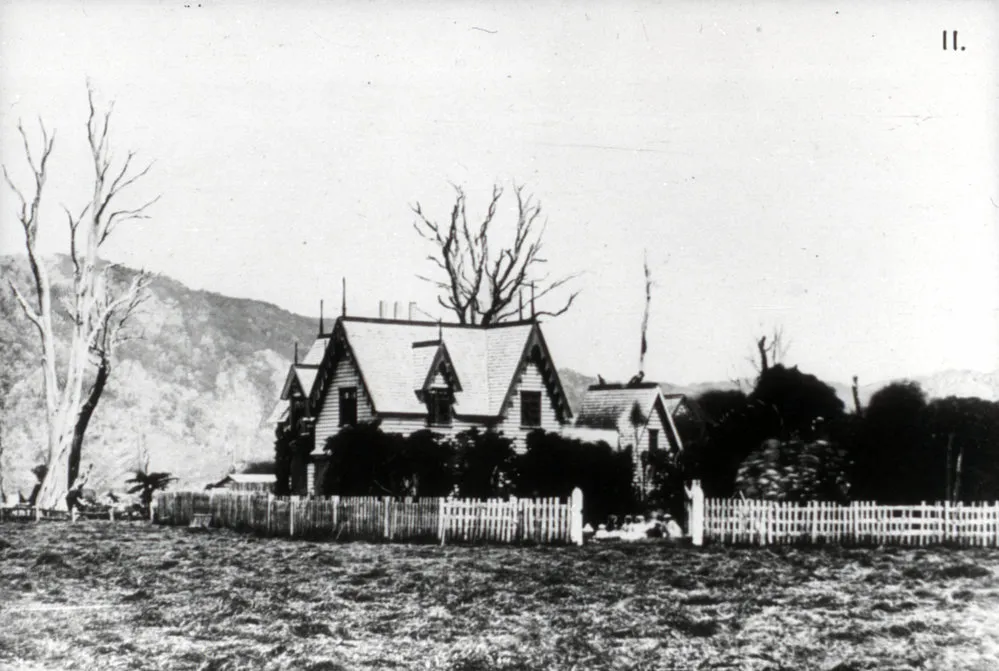 Hutt Valley History 11; Early History 011; Captain Daniell's house.