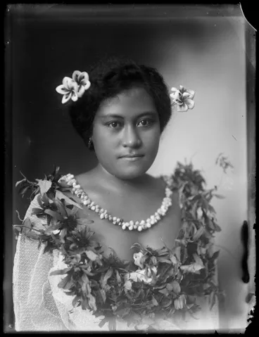 Image: [Samoan girl]