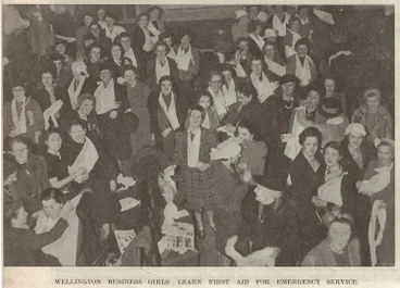 Image: Wellington business girls learn first aid for emergency service