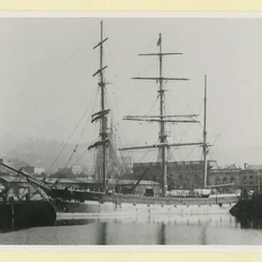 Image: The 'Glenlora' docked in Port Chalmers