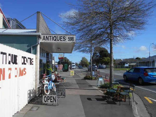 Antique Centre, Ferry Road