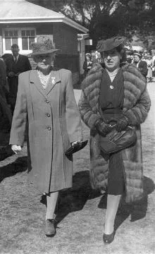 Annie and Elsie Carlyon at Tauherenikau Races : digital image