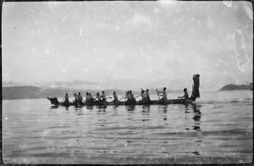 Image: Maori waka