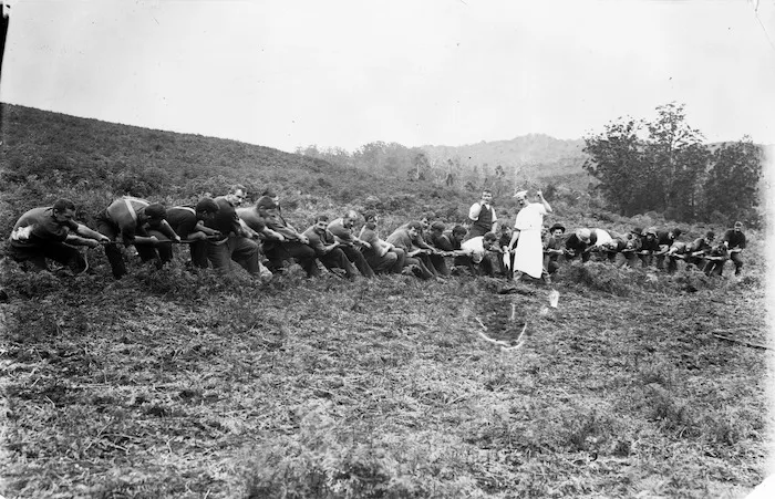 Gum diggers tug-of-war match