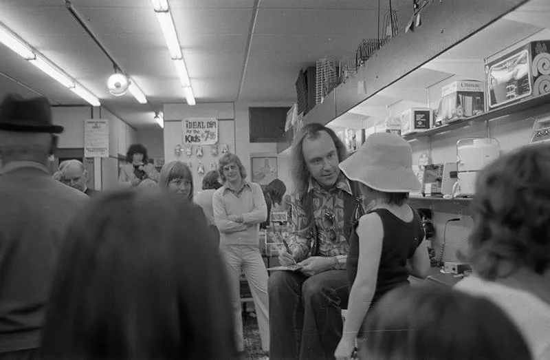 Fred Dagg at Columbus Music Shop, New Plymouth