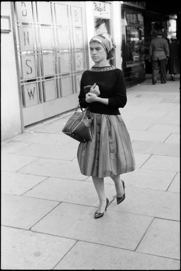 Image: Street photo, Queen Street, Auckland, 1960
