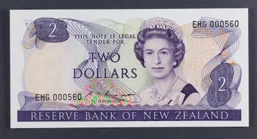 Image: Reserve Bank of New Zealand 1981 Two Dollars Fourth Series