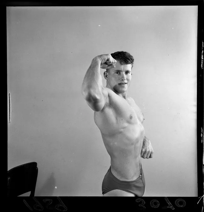 Quentin Smith 'Mr New Zealand' body building champ striking a pose