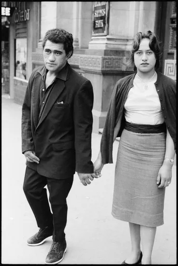 Image: Street photo, Queen Street, Auckland, 1960
