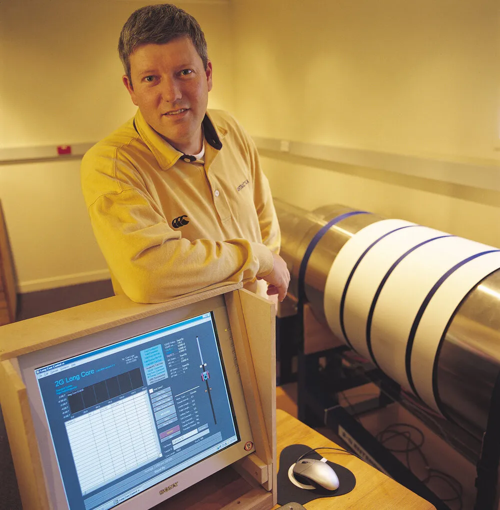 Dr Gary Wilson