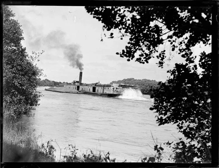 PS Rawhiti II on the Waikato River