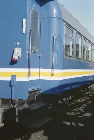 Image: Photograph of Blue Streak railcar