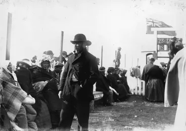 Image: Maori group at a Maori racing club meeting at Otaki