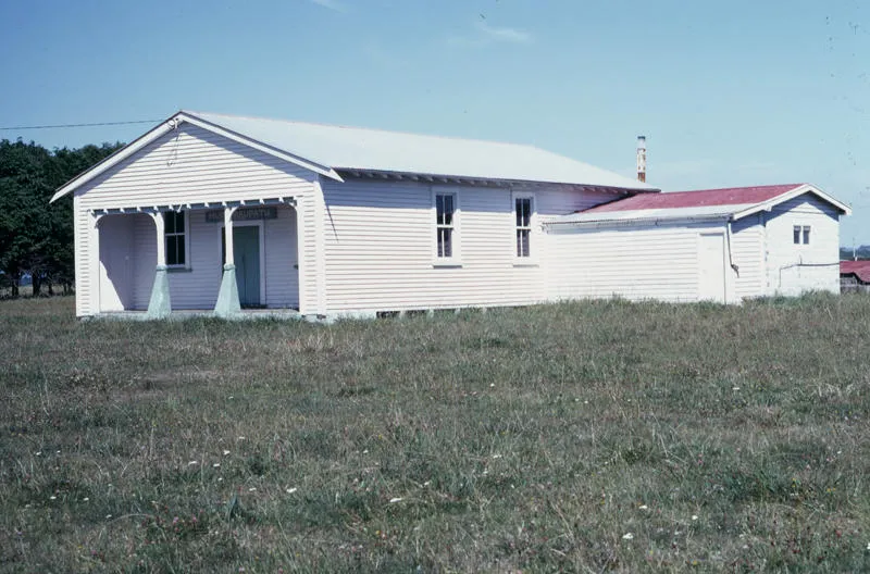 Muru Raupatu marae, Bell Block