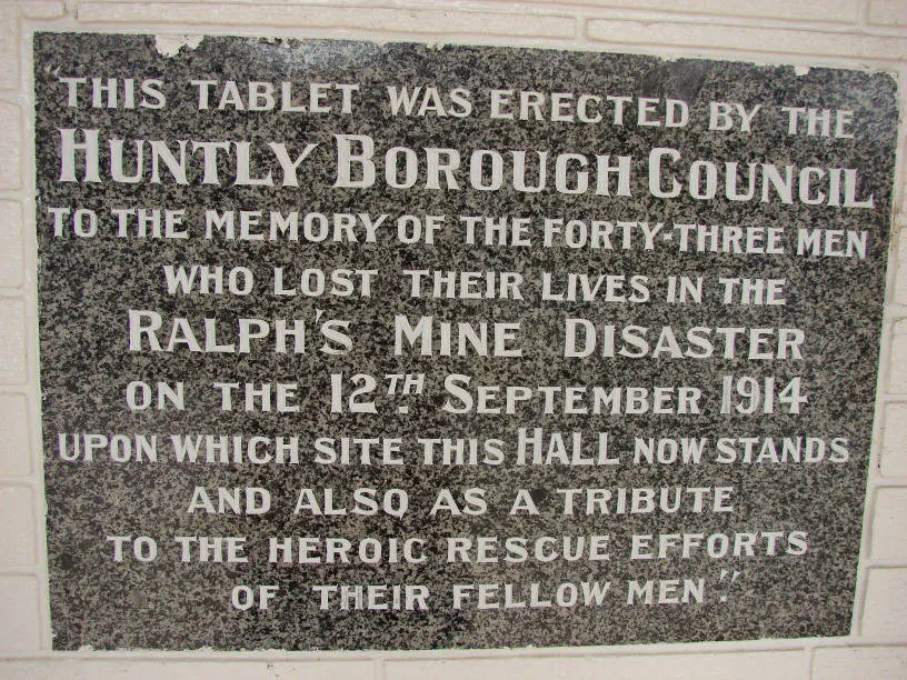 Ralph's Mine disaster, plaque, Huntly, 2014