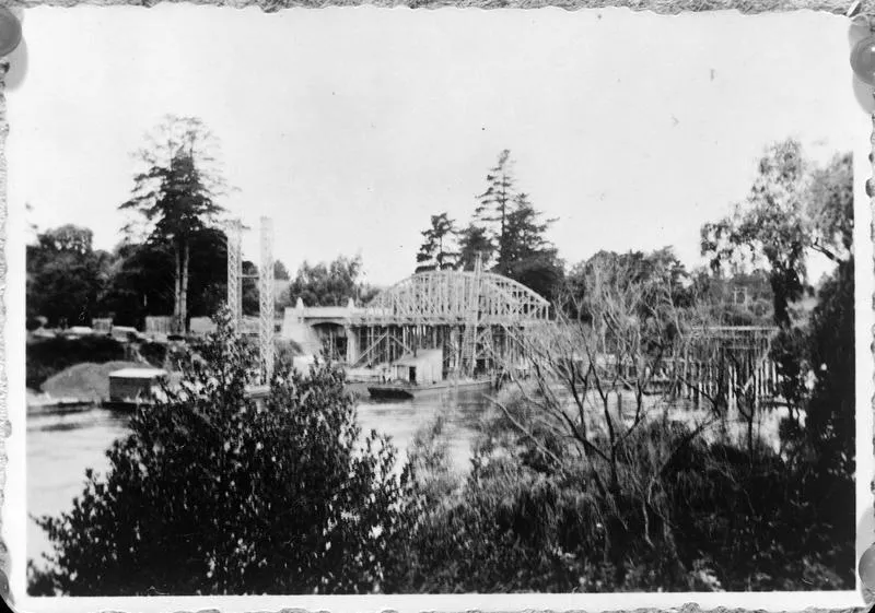 Fairfield Bridge under construction
