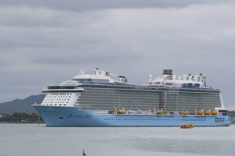 Cruise ship Ovation of the Seas, Waitemata Harbour, 2016