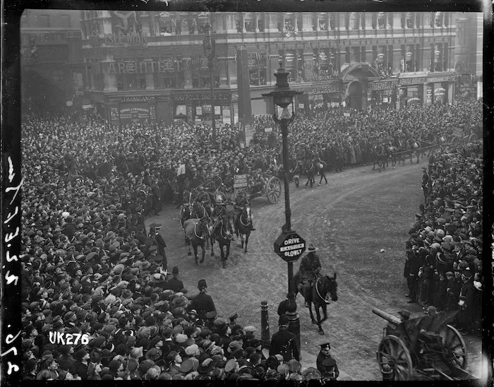 NZEF horse transport towing captured guns in London at the end of World War I
