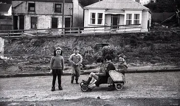 Image: Children playing in Perth Avenue (houses in back are Palmyra Street) 1970