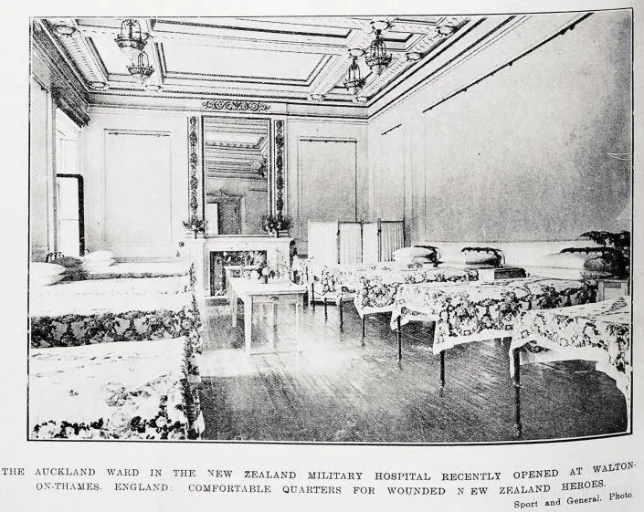 The Auckland ward in the New Zealand military hospital recently opened at Walton-on-Thames, England: comfortable quarters for wounded New Zealand heroes