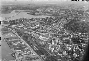 Image: Central Auckland from the air, 1930