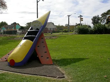 Image: Photographs of children's playground at Kowhai Park, Wanganui
