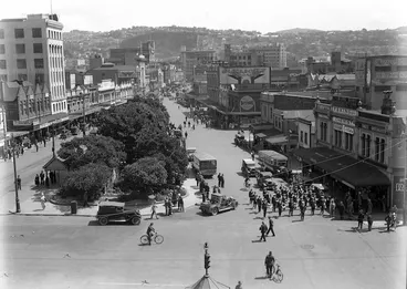 Image: Courtenay Place looking towards Taranaki Street