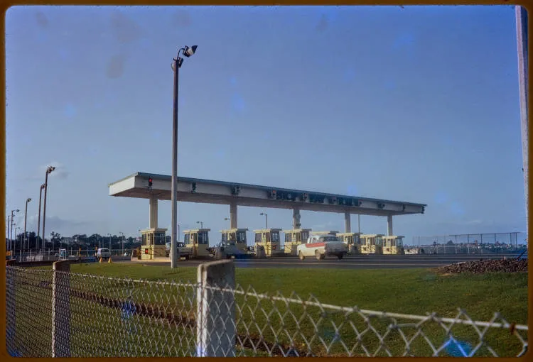 Harbour Bridge tollbooths, 1964