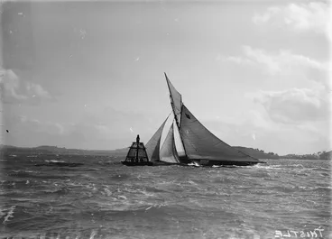 Image: Yacht Thistle