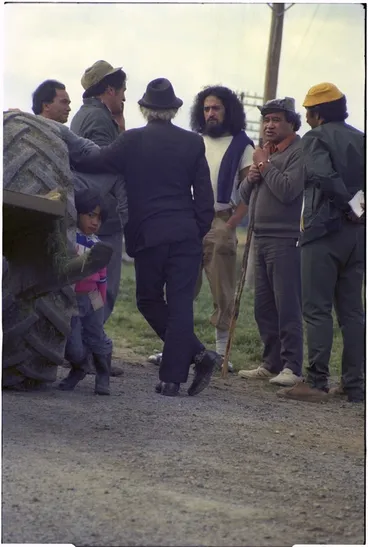 Image: Participants in Māori Land March, between Hokianga and Ōtiria Marae