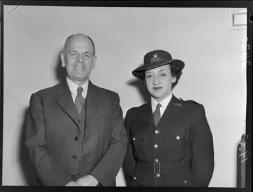 Image: Pat Mathieson, first uniformed Māori policewoman, with unidentified official