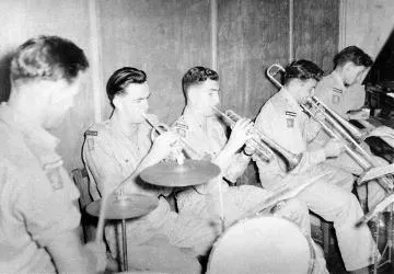 Members of 2NZEF dance-band in Japan : digital image