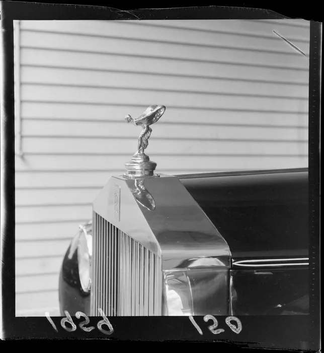 Rolls-Royce Spirit of Ecstasy mascot