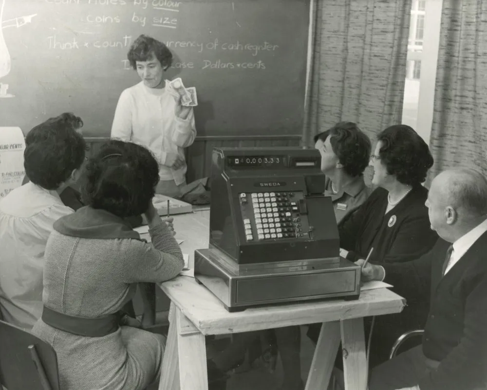Hazelwoods decimal currency training class, 1967