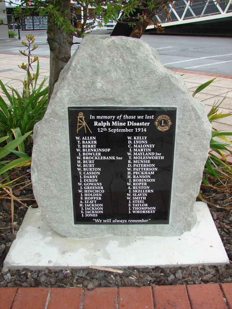 Ralph's Mine disaster memorial, Huntly, 2014