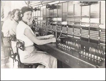 Telephone operators, Ōtāhuhu, 1960s Image: Telephone operators, Ōtāhuhu, 1960s